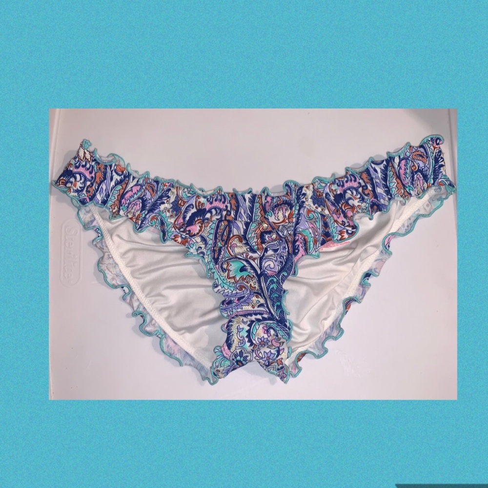 Victoria’s Secret ruffled cheeky bikini bottoms